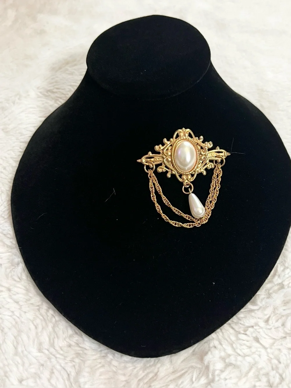 Vintage Gold Tone Faux Pearl Drop Brooch With Dangle And Chains